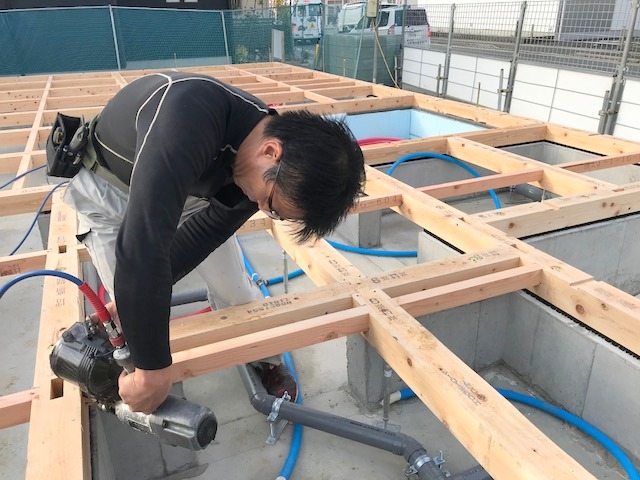 土台敷き～１階床合板施工